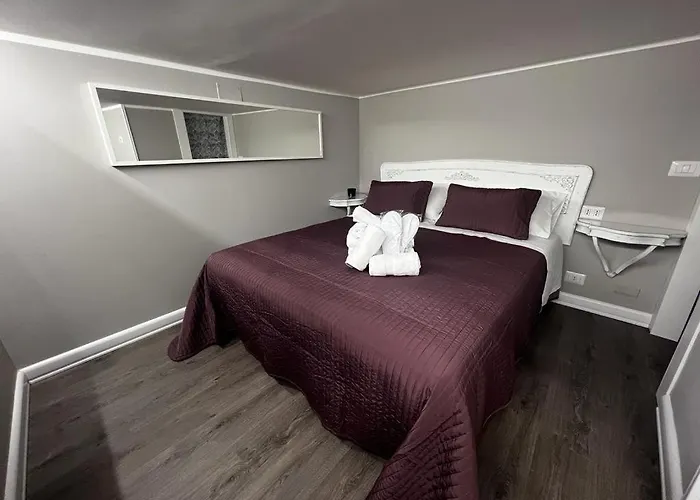 Leopardi House 3 Apartment