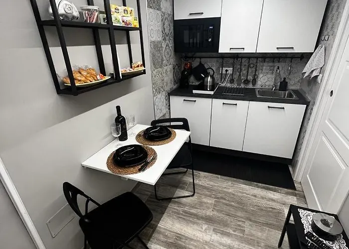 Leopardi House 3 *