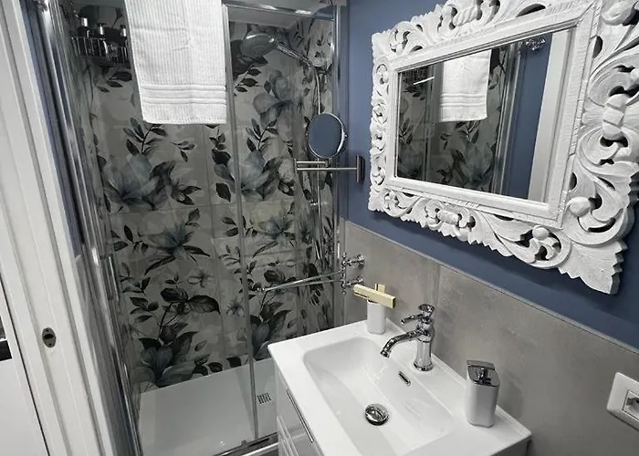 Leopardi House 3 Apartment
